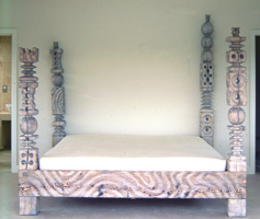 four poster bed